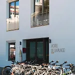 De La 4*