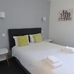 De La Hotell