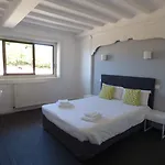 De La 4*