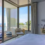 De La 4*