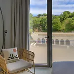 Hotell De La 4*