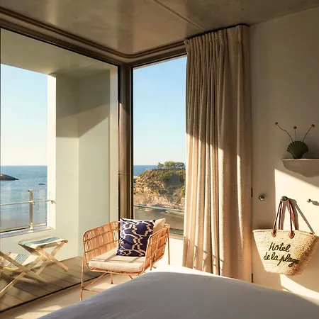 De La Hotel 4*