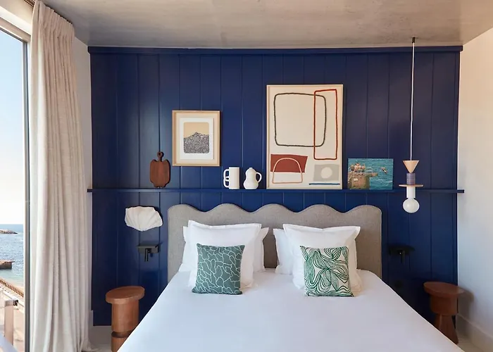 Hotel De La 4*