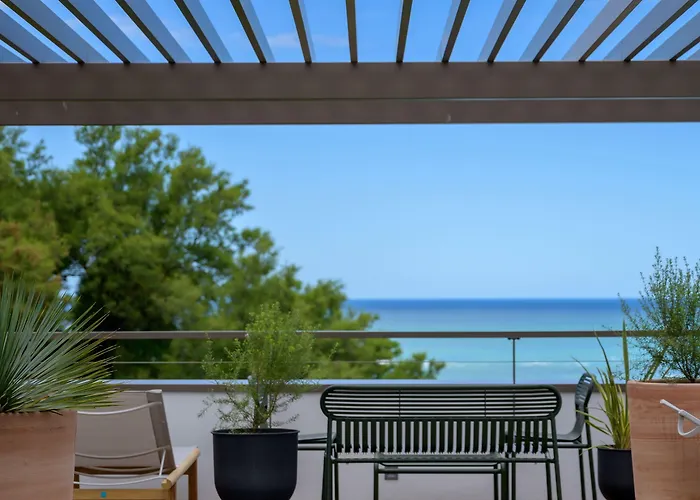 Hotel De La 4*